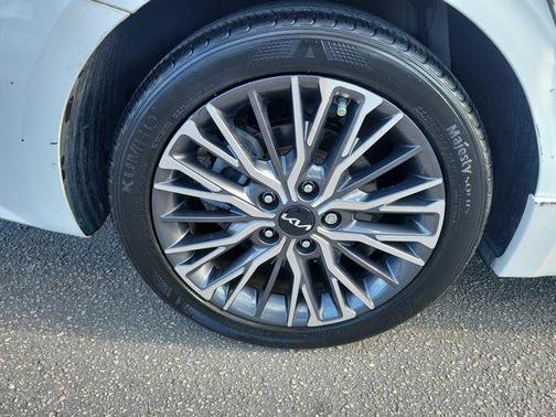 Snow White Pearl 2022 Kia Forte GT-Line