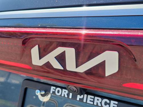 2022 Kia Carnival EX