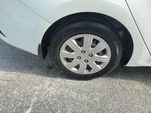 Clear White 2021 Kia Rio LX