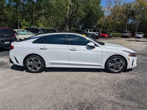 2022 Kia K5 EX