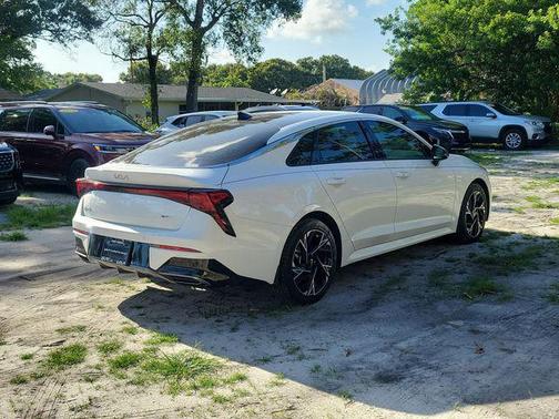 Snow White Pearl 2025 Kia K5 GT-Line
