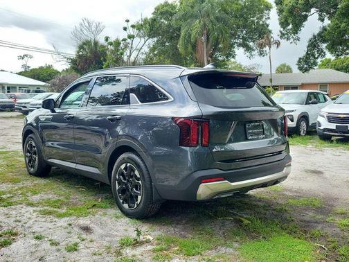 Grey 2024 Kia Sorento S