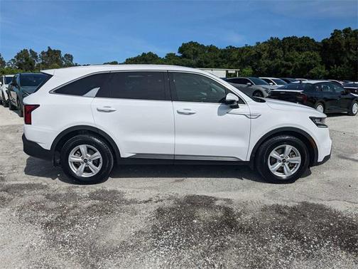 2023 Kia Sorento LX