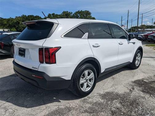2023 Kia Sorento LX