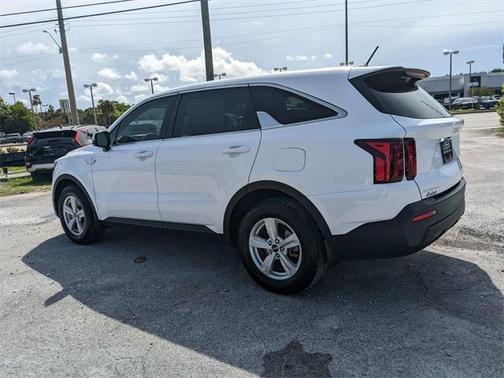 2023 Kia Sorento LX