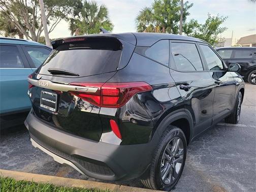 2023 Kia Seltos LX
