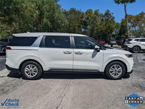 2023 Kia Carnival LX