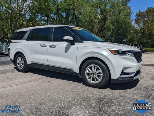 2023 Kia Carnival LX