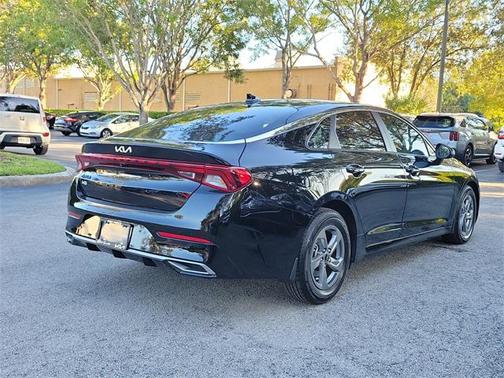 2023 Kia K5 LXS