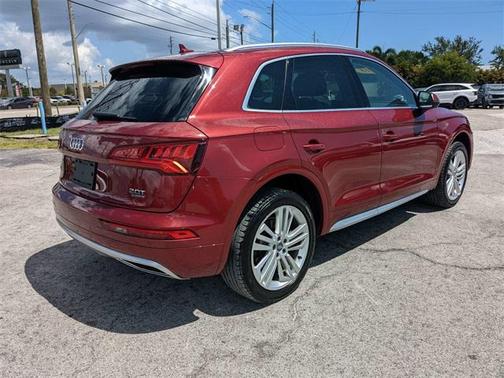 2018 Audi Q5 2.0T Premium Plus