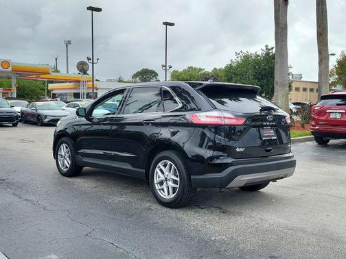 Black Metallic 2023 Ford Edge SEL
