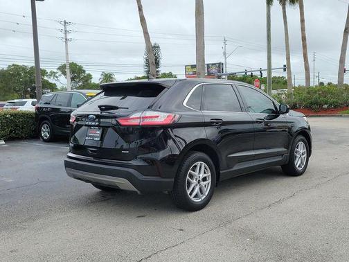 Black Metallic 2023 Ford Edge SEL