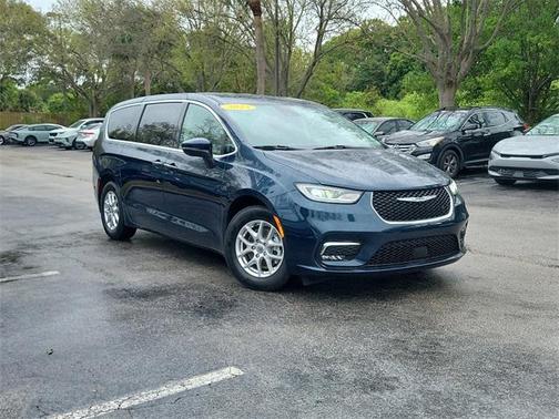 2023 Chrysler Pacifica Touring L
