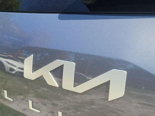 Silver 2024 Kia Telluride LX