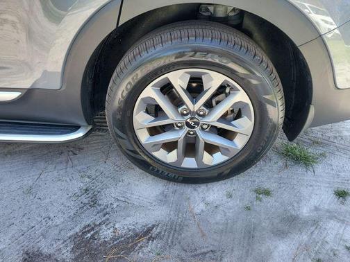 Silver 2024 Kia Telluride LX