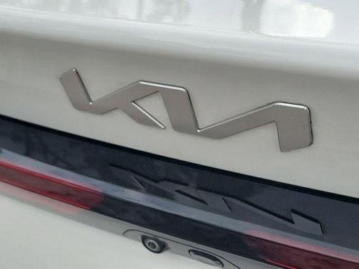 Snow White Pearl 2025 Kia K5 EX
