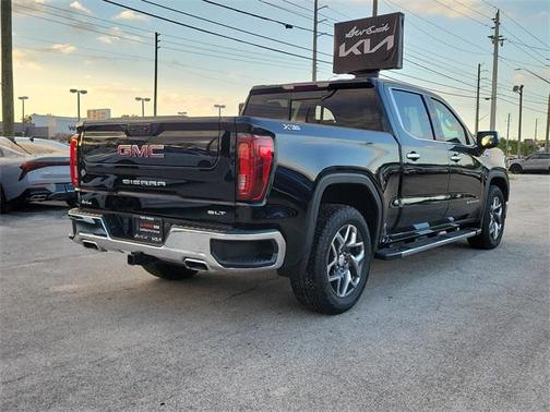 2023 GMC Sierra 1500 SLT