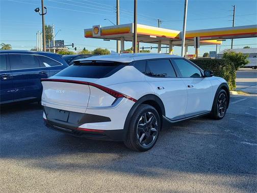 2025 Kia EV6 Light Long Range