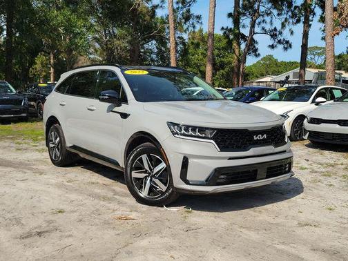 Gray 2022 Kia Sorento EX
