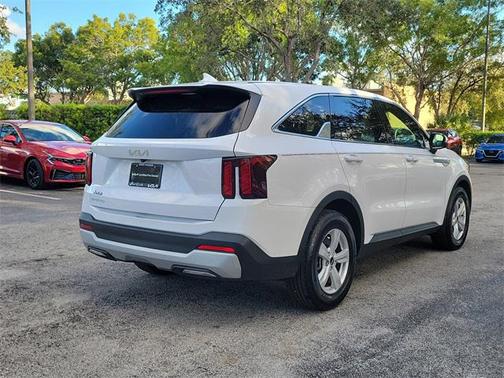 2024 Kia Sorento LX
