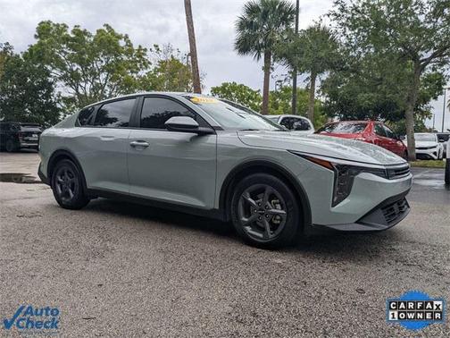 2025 Kia K4 LXS