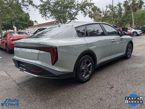 2025 Kia K4 LXS