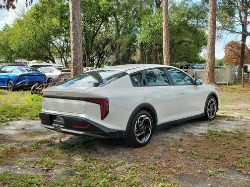 Snow White Pearl 2025 Kia K4 EX