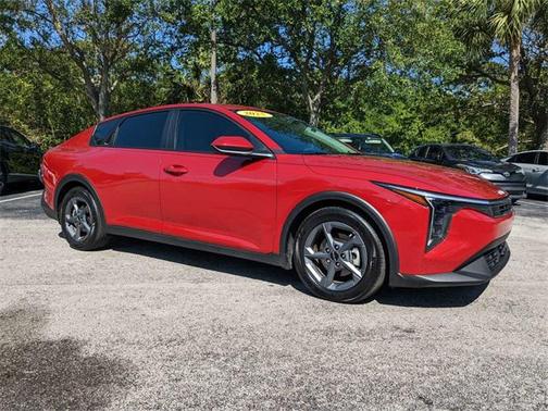 2025 Kia K4 LXS