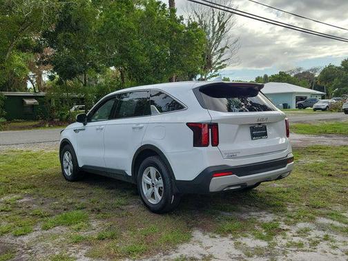 Glacial White Pearl 2025 Kia Sorento LX