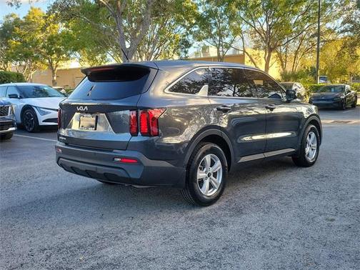 2023 Kia Sorento LX