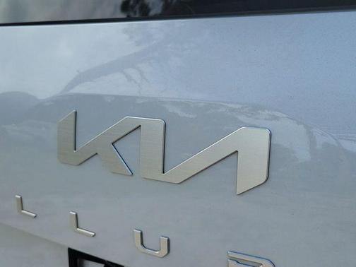 White Pearl 2023 Kia Telluride SX Prestige