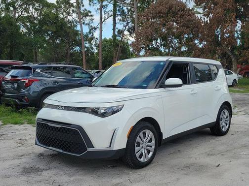 Snow White Pearl 2024 Kia Soul LX