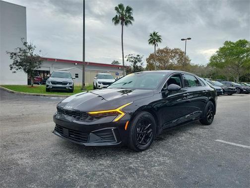 2025 Kia K5 LXS