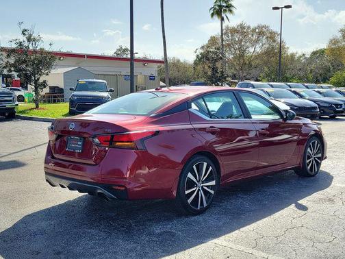 Scarlet Ember Tintcoat 2022 Nissan Altima SR FWD