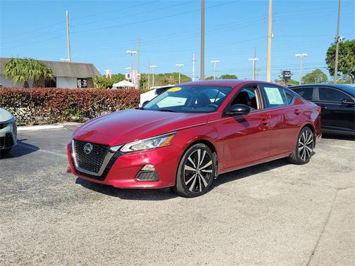 2022 Nissan Altima SR FWD