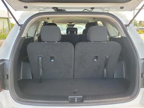 White Pearl 2024 Kia Sorento LX
