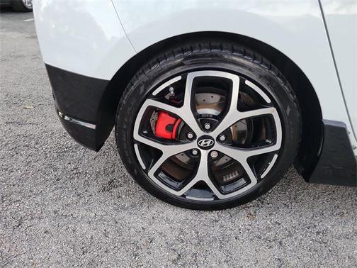 2020 Hyundai Veloster Base