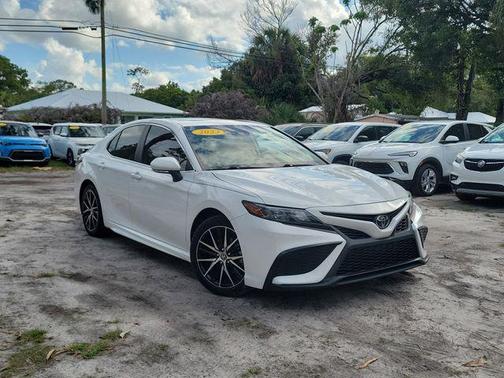 Ice 2023 Toyota Camry SE