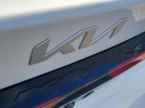 Snow White Pearl 2025 Kia K5 EX