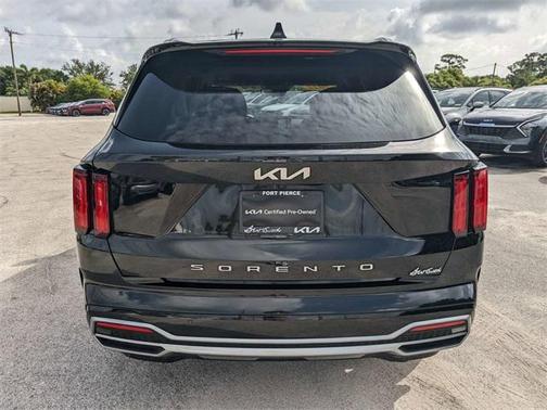 2022 Kia Sorento SX