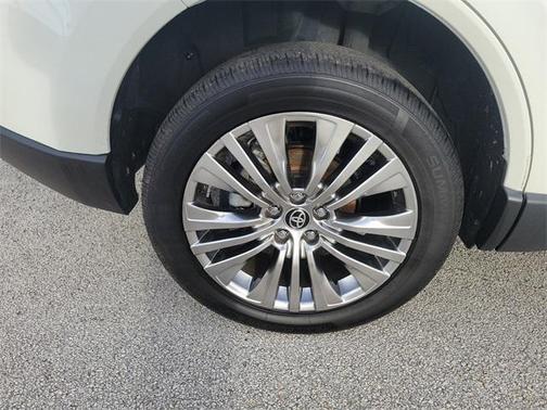 2022 Toyota Venza XLE