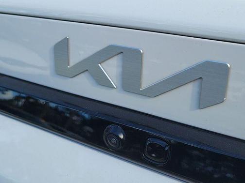 Snow White Pearl 2025 Kia K4 GT-Line