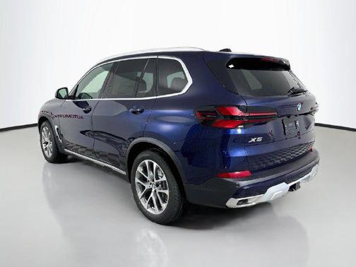 Tanzanite Blue II Metallic 2026 BMW X5 xDrive40i