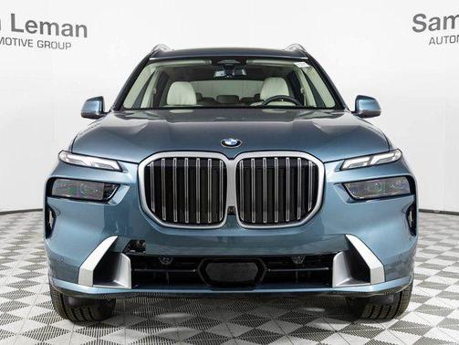 2025 BMW X7 xDrive40i