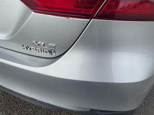 2022 Toyota Camry Hybrid XLE