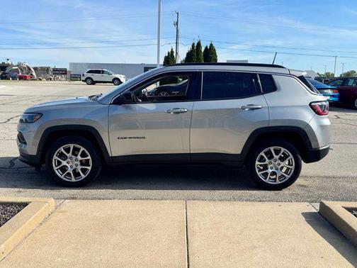 Billet Silver Metallic Clearcoat 2022 Jeep Compass Latitude Lux