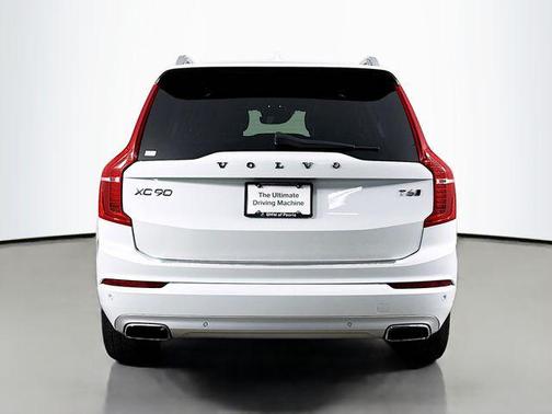 2018 Volvo XC90 T6 Momentum