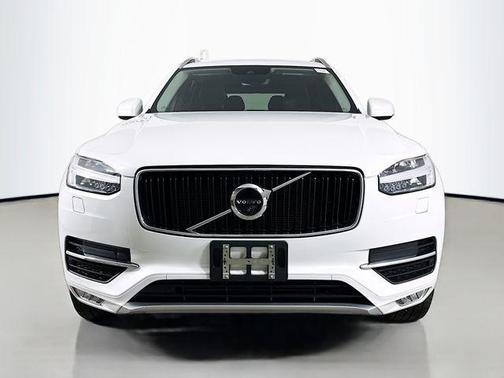 2018 Volvo XC90 T6 Momentum