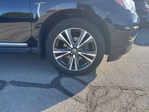 2018 Nissan Pathfinder Platinum