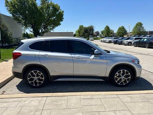 Glacier Silver Metallic 2020 BMW X1 xDrive28i